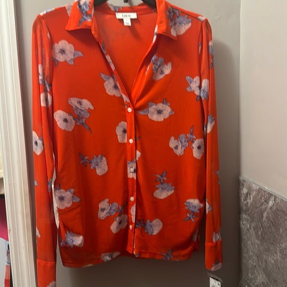 NWT-Bar lll- beautiful long sleeve Button up with shear sleeves - Picture 1 of 4